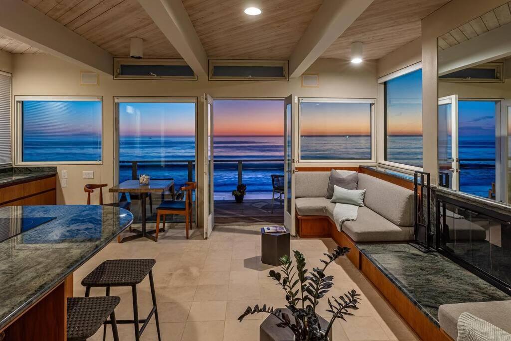 Malibu Beach House Right On The Sand Villa Exterior photo