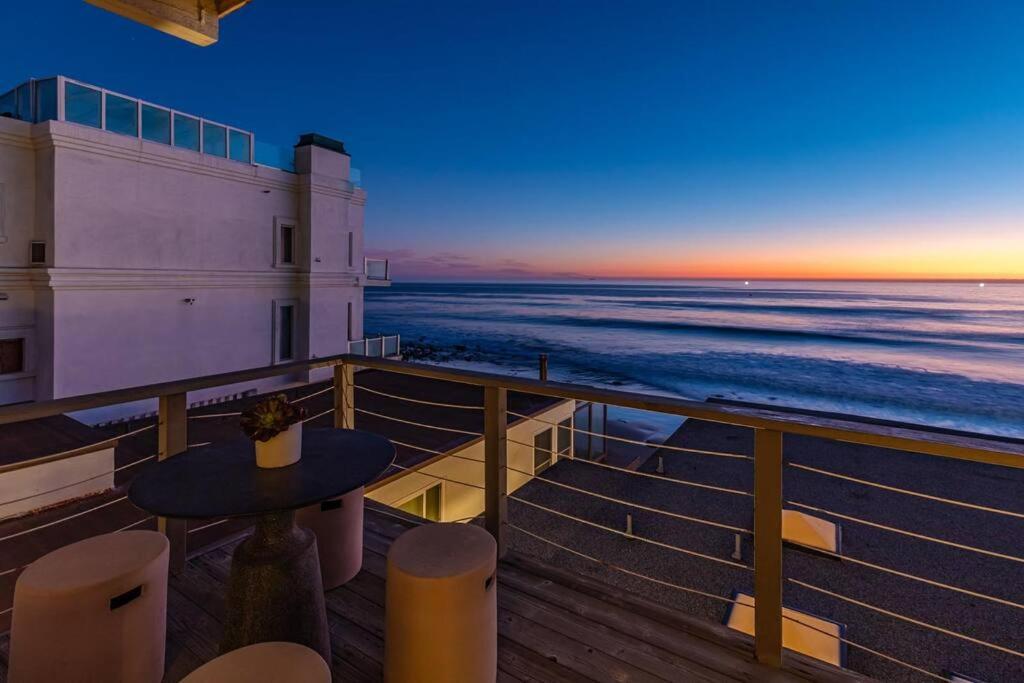 Malibu Beach House Right On The Sand Villa Exterior photo