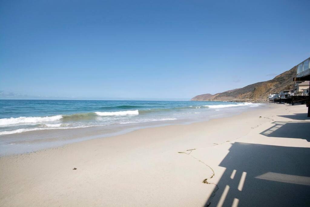 Malibu Beach House Right On The Sand Villa Exterior photo