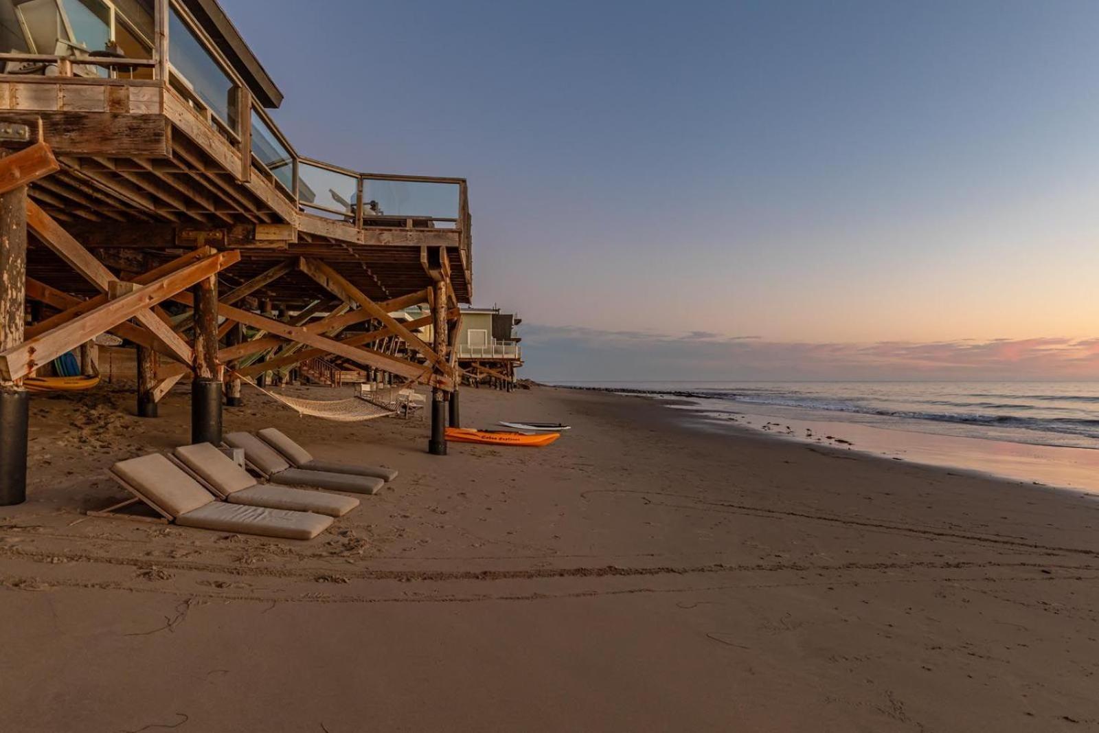 Malibu Beach House Right On The Sand Villa Exterior photo