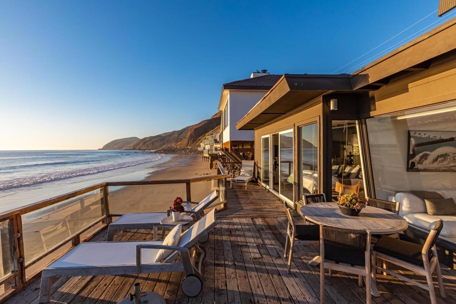 Malibu Beach House Right On The Sand Villa Exterior photo