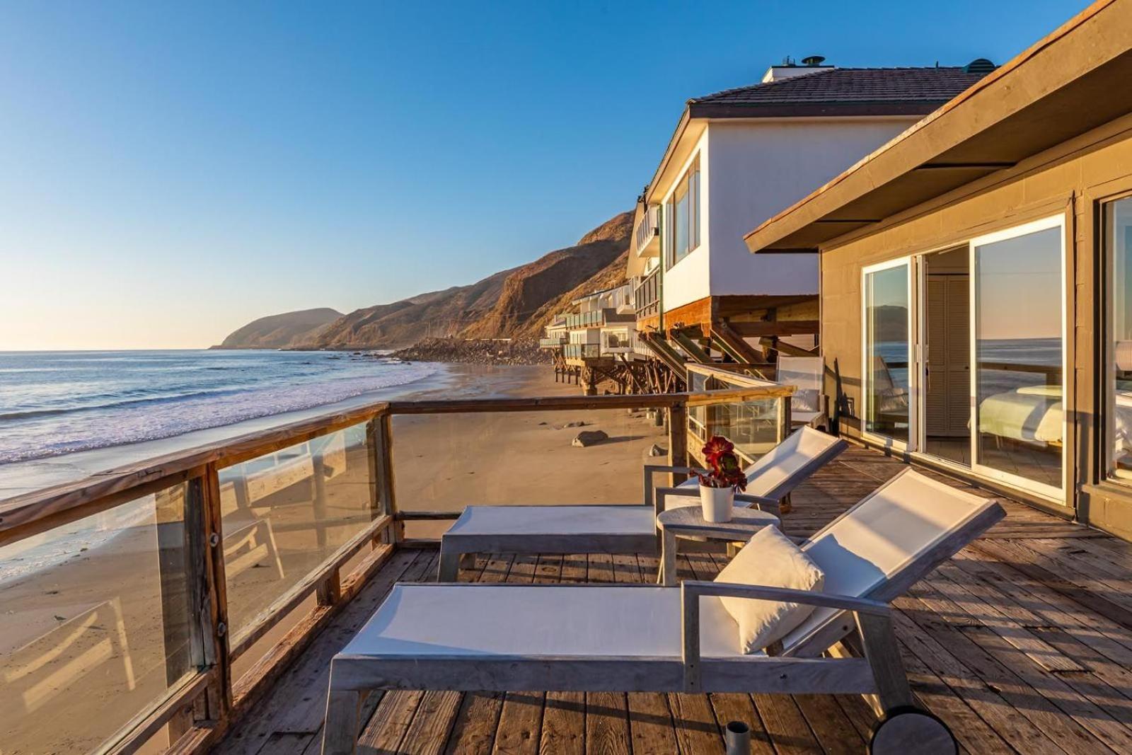 Malibu Beach House Right On The Sand Villa Exterior photo