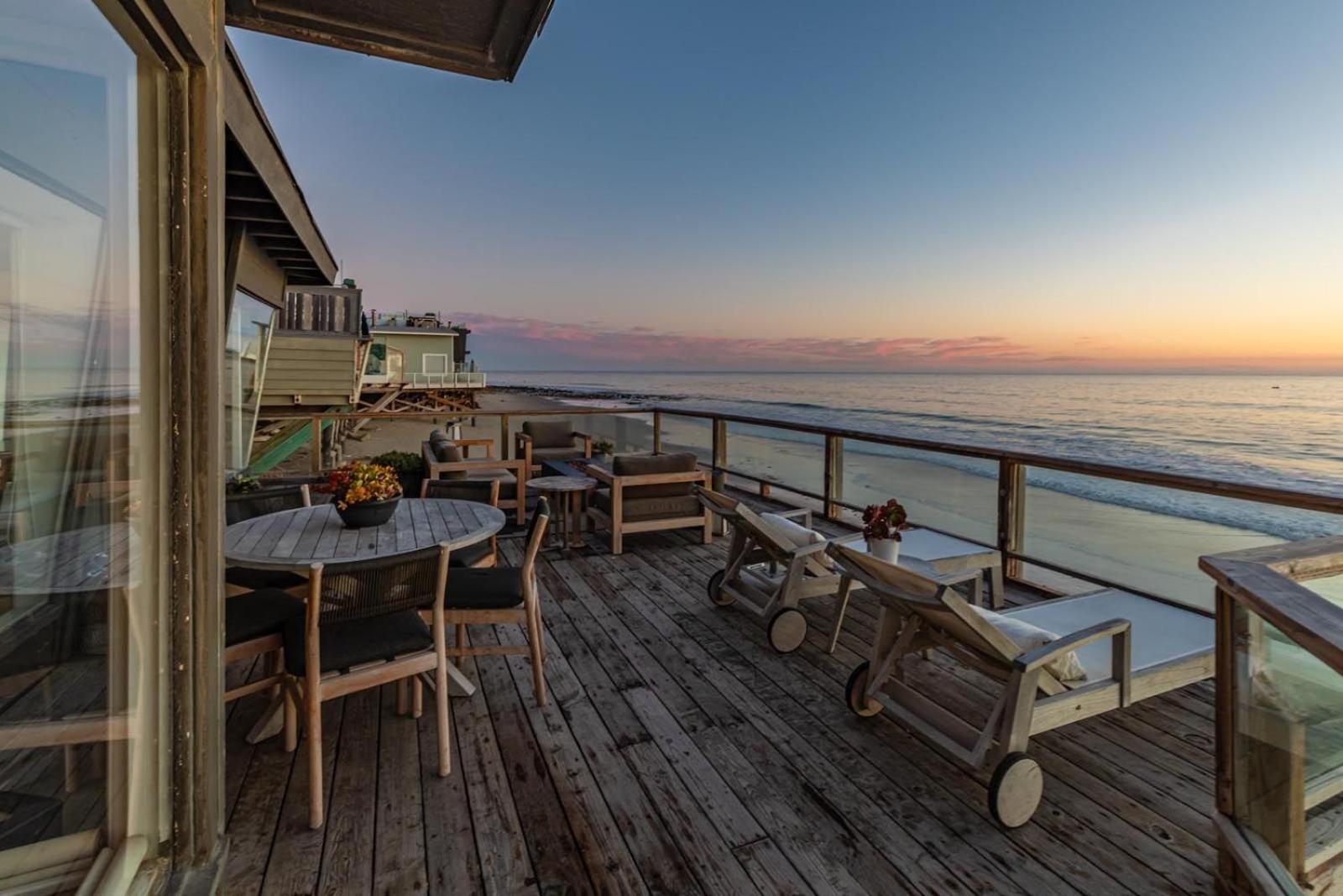 Malibu Beach House Right On The Sand Villa Exterior photo