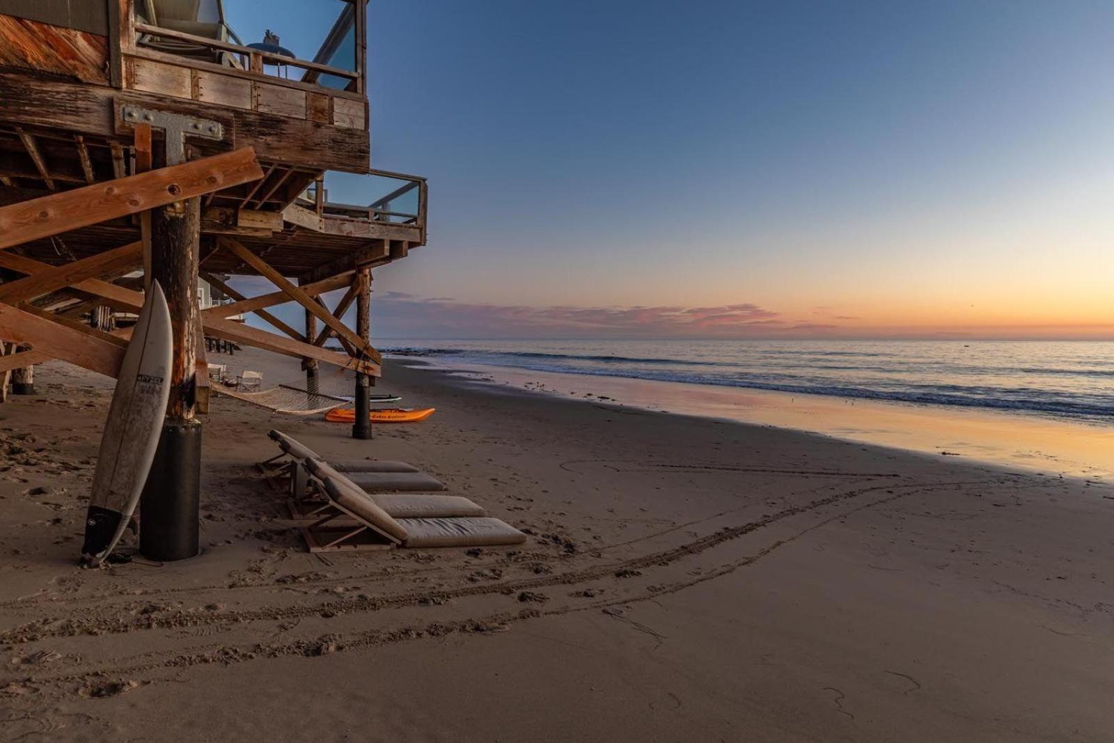 Malibu Beach House Right On The Sand Villa Exterior photo