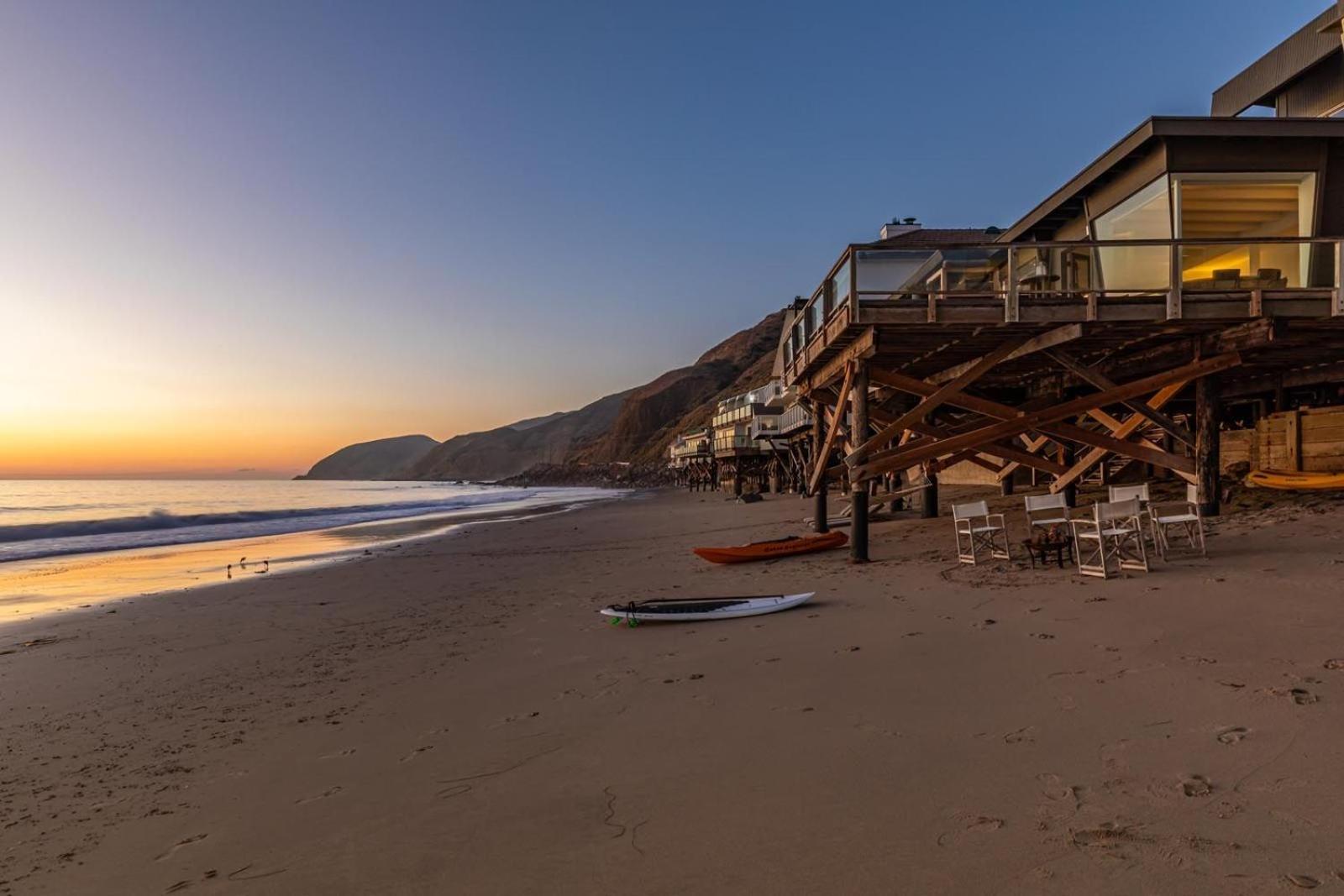 Malibu Beach House Right On The Sand Villa Exterior photo